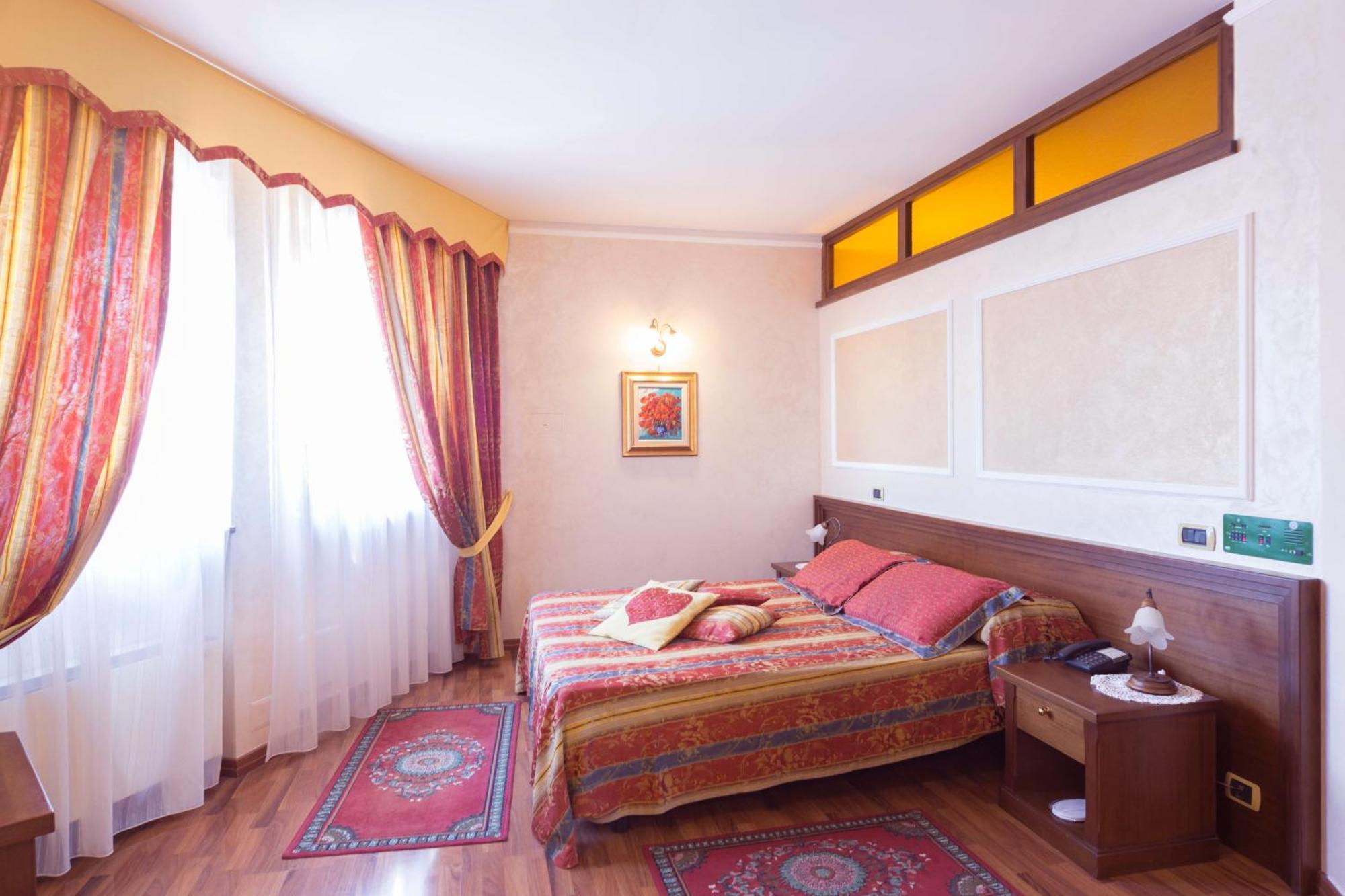 Hotel La Ruota Pianfei エクステリア 写真