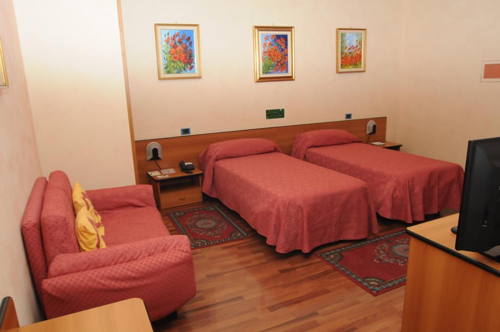 Hotel La Ruota Pianfei エクステリア 写真