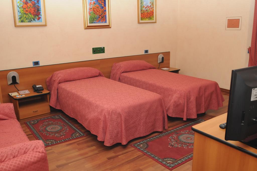 Hotel La Ruota Pianfei エクステリア 写真