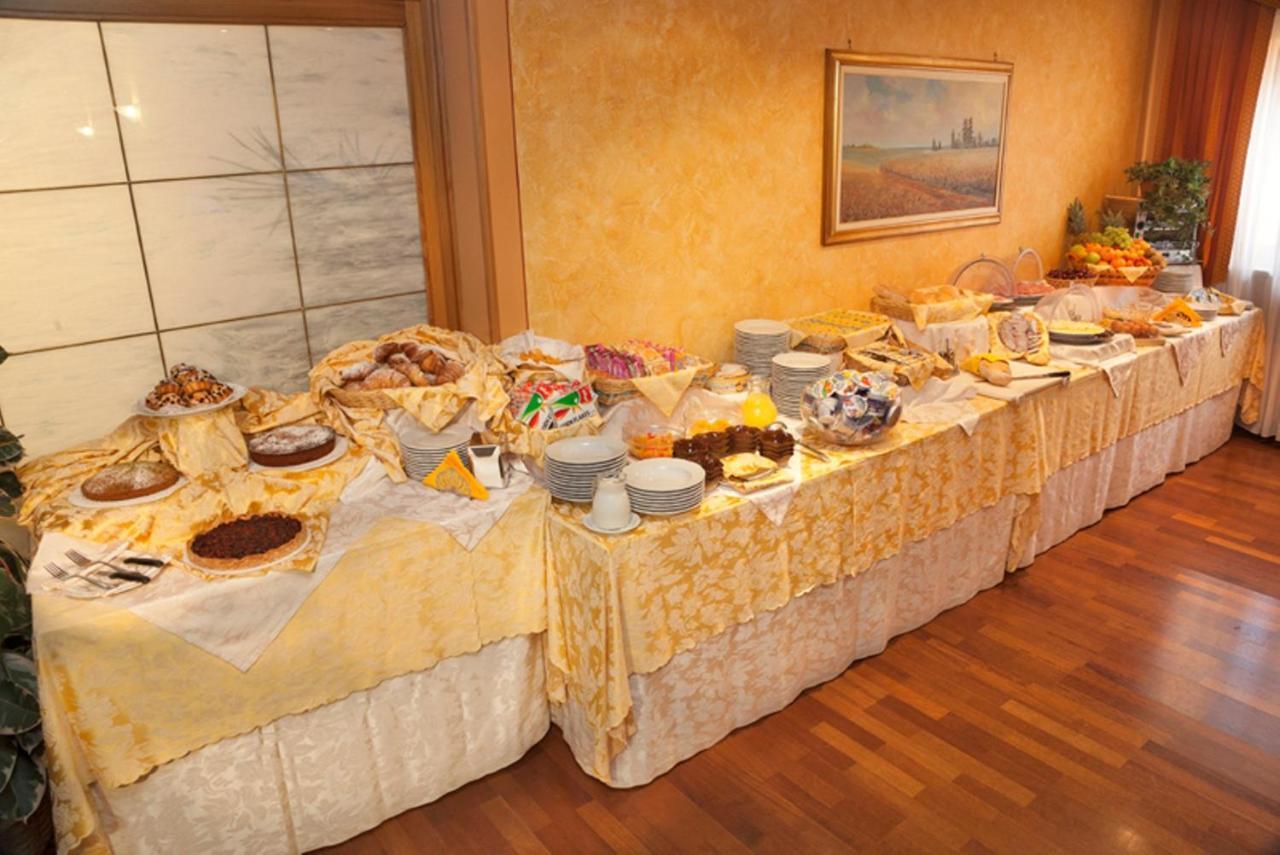 Hotel La Ruota Pianfei エクステリア 写真